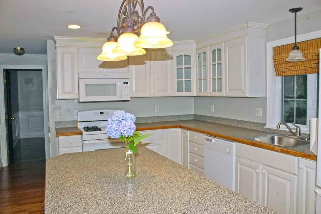 795 Massachusetts Ave - Photo 3 of 17