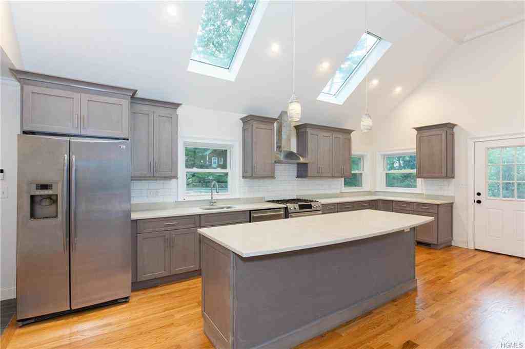 36 Hillcrest Ave - Photo 3 of 28