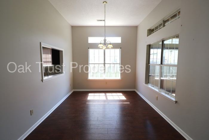 147 Pecan Grove Ave - Photo 3 of 17