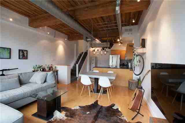 436 Wellington Street West #406