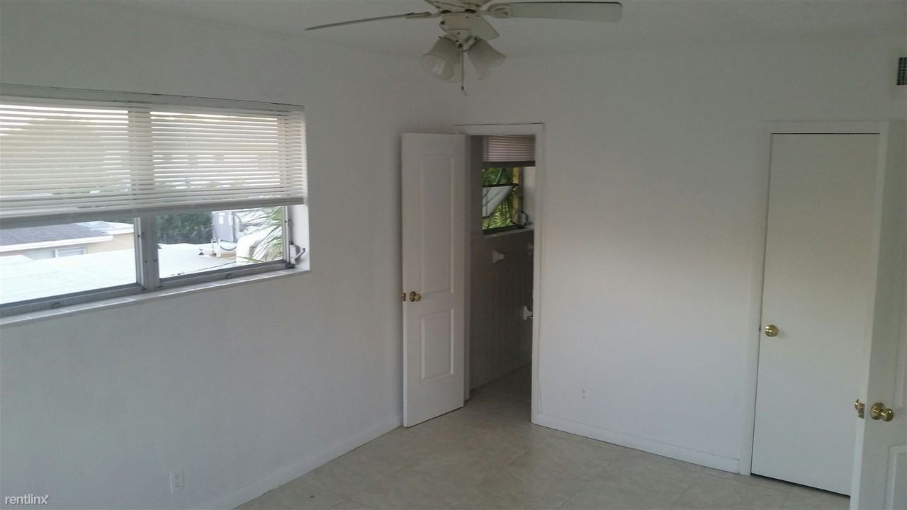 1429 Miami Rd #6 - Photo 2 of 10