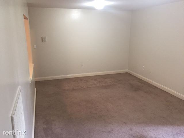 313 Market St - Photo 2 of 9