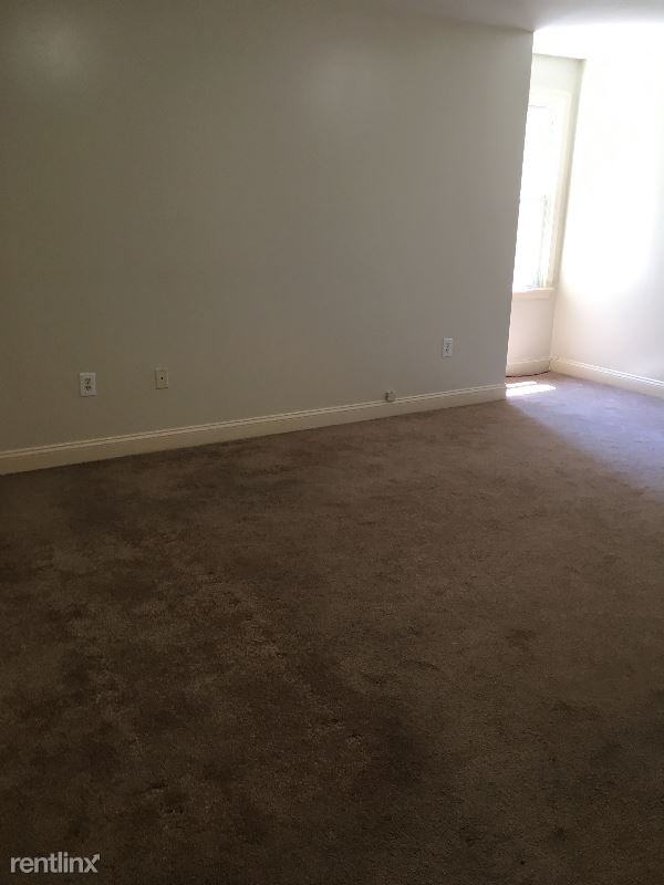 313 Market St - Photo 3 of 9