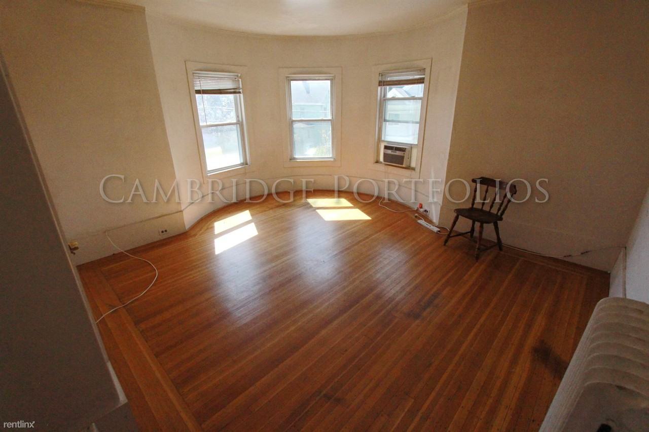 469 Lebanon St - Photo 3 of 13