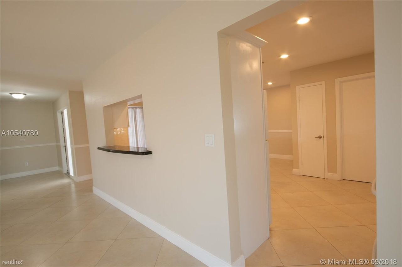 9731 Bel Aire Dr - Photo 2 of 22