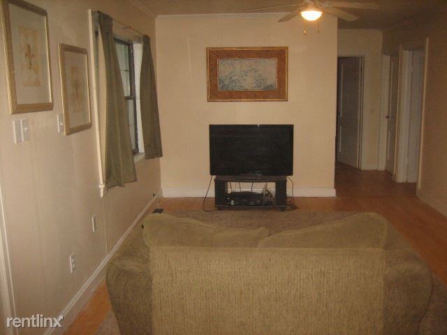 1604 Heinrich St - Photo 2 of 10