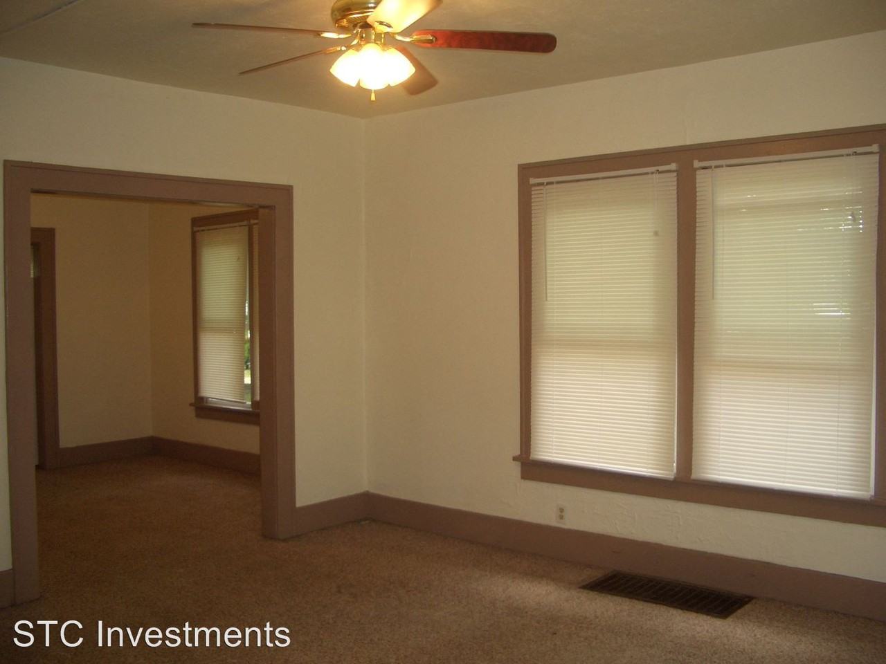 627 W Adams Rd - Photo 3 of 8