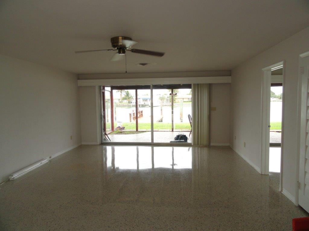 510 115th Ave - Photo 2 of 4