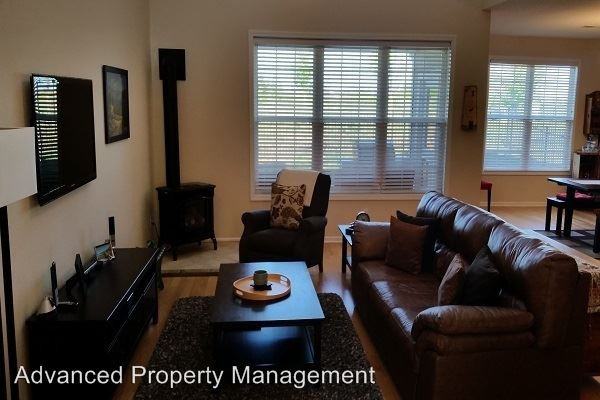 1004 Burton Pl - Photo 3 of 28