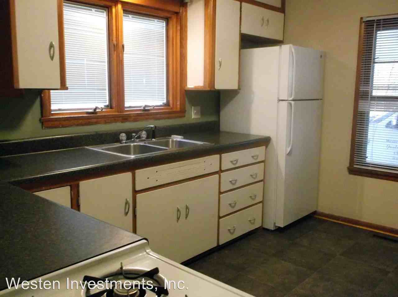 907 Stadium Dr - Photo 2 of 9