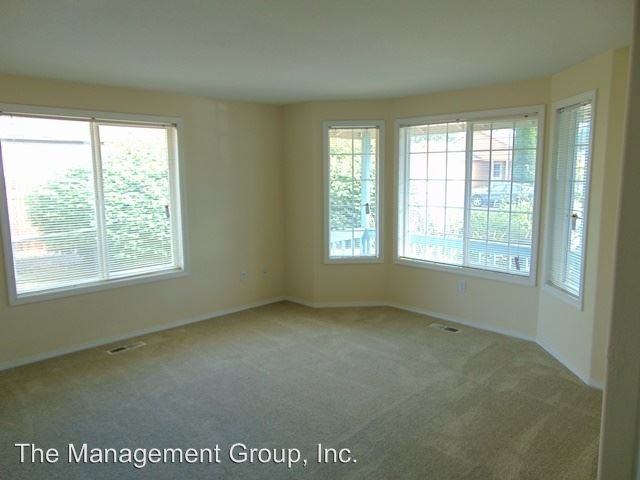 13416 NE 77th St - Photo 2 of 17