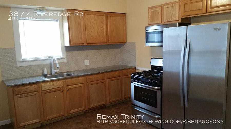 3877 Riveredge Rd - Photo 3 of 35