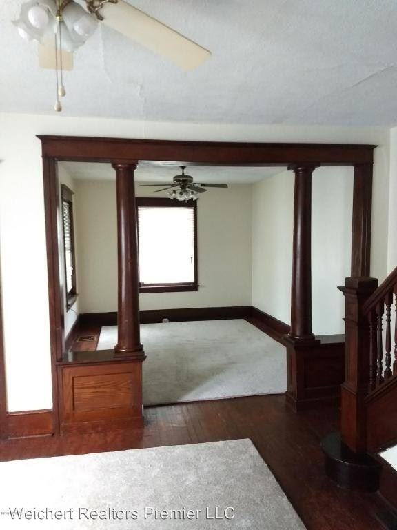 325 Percy St - Photo 2 of 10