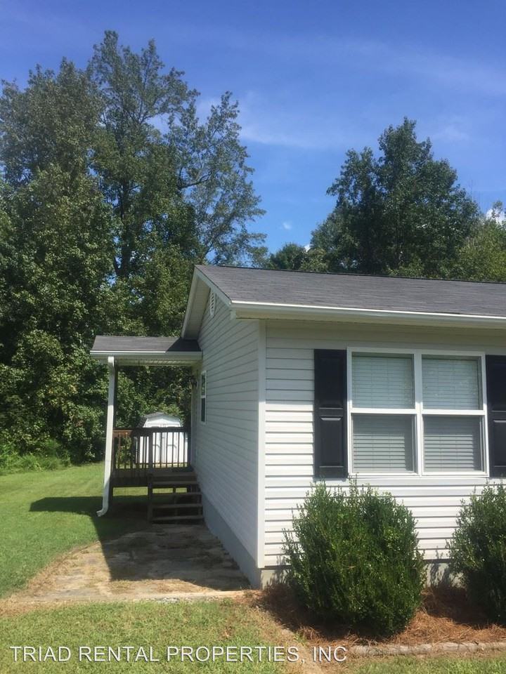 241 Meadow Run Ln - Photo 2 of 11