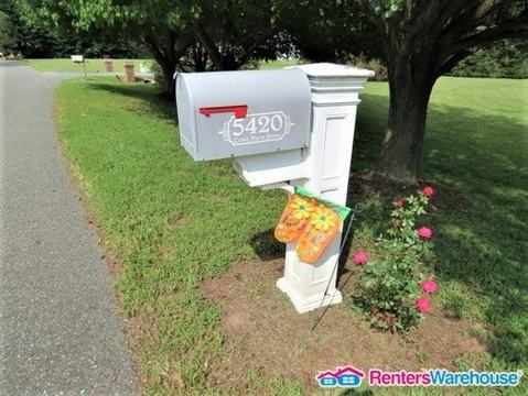 5420 Cove View Dr - Photo 3 of 15