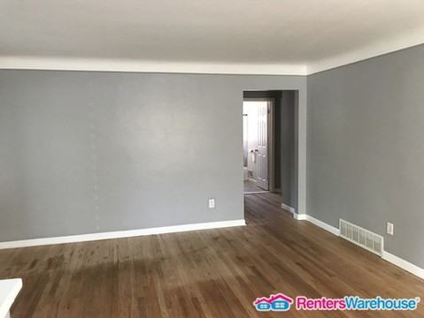 9250 Garfield - Photo 3 of 14