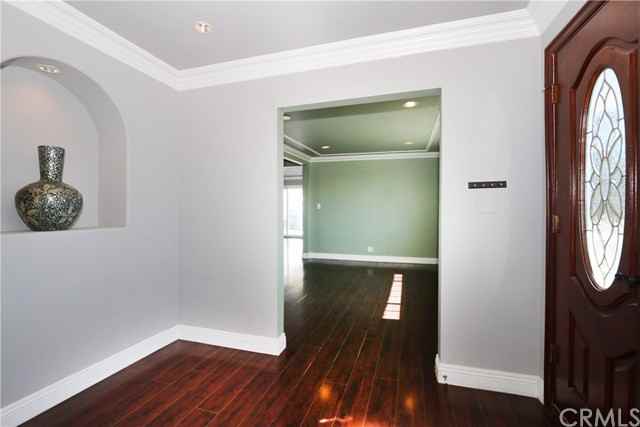 1623 Gladys Dr - Photo 3 of 27