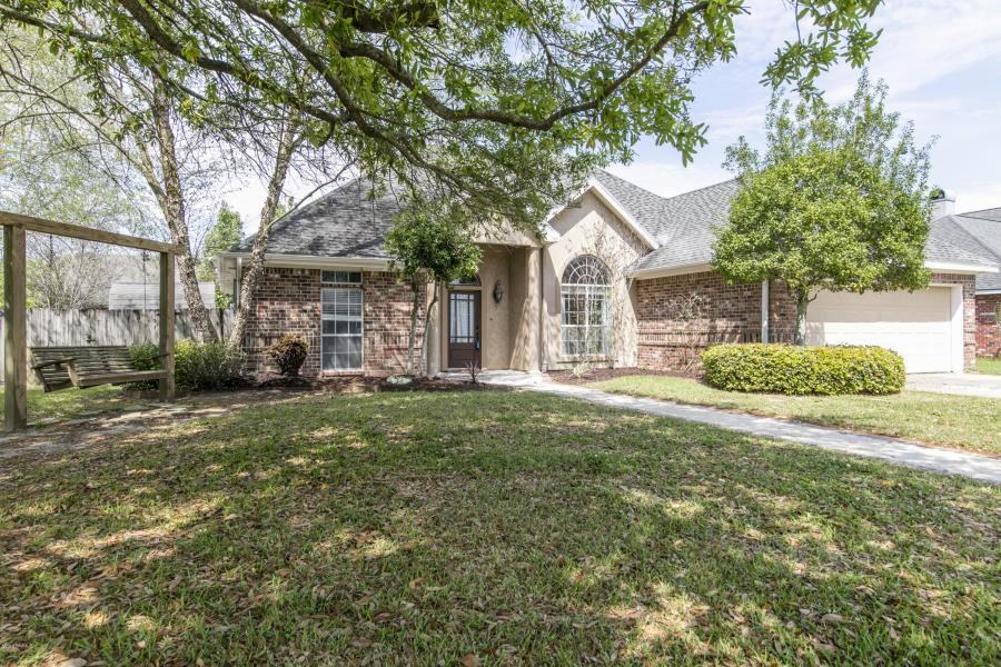 109 Greenside Ct - Photo 2 of 24