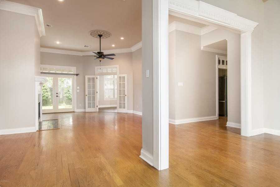 109 Greenside Ct - Photo 3 of 24