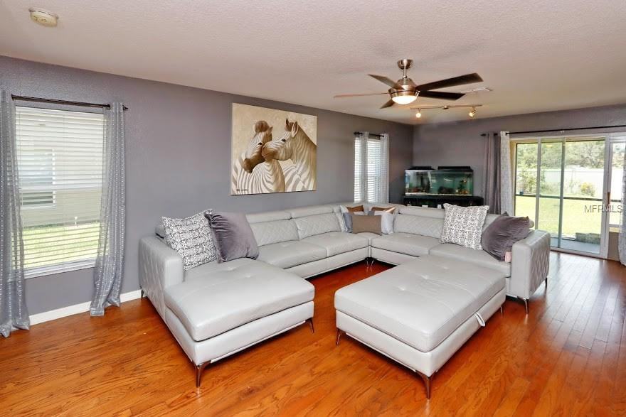 13927 Crater Cir - Photo 2 of 29