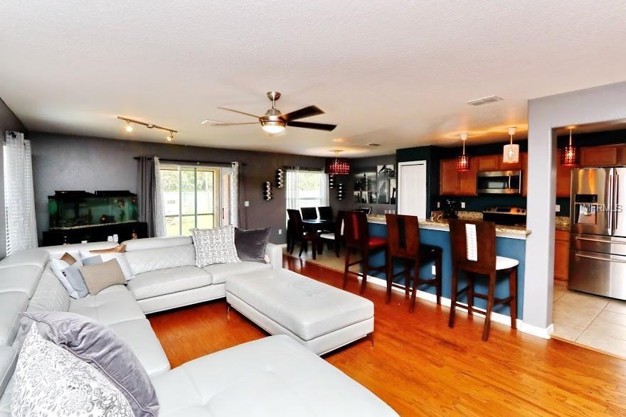 13927 Crater Cir - Photo 3 of 29