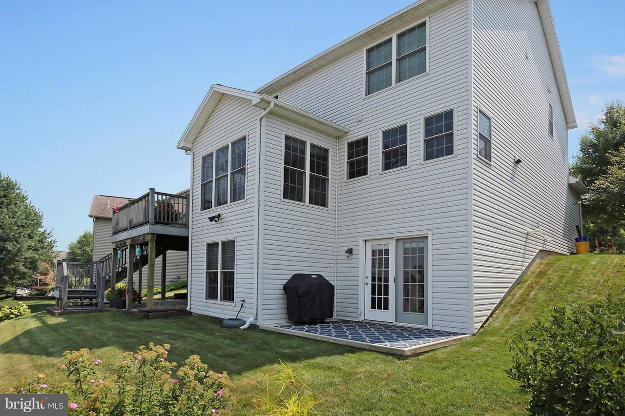 7 Vineyard Haven - Photo 3 of 30