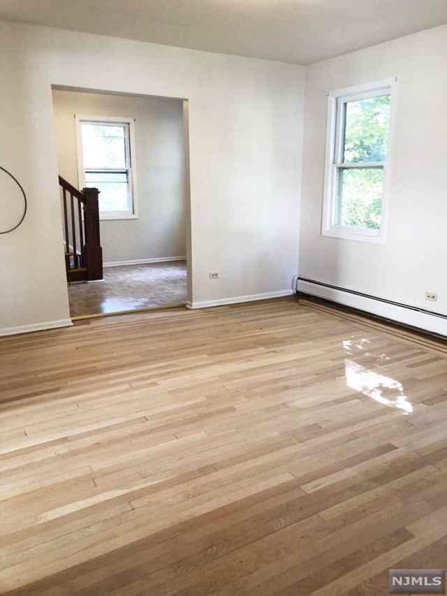 13 St Nicholas Ave - Photo 2 of 10