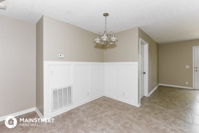 2602 Mesa Dr - Photo 3 of 15