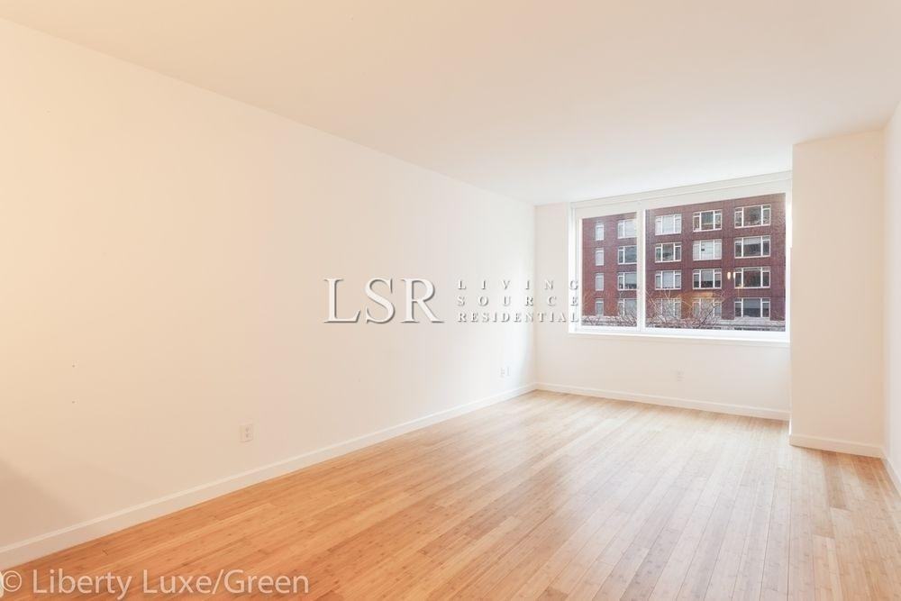 300 North End Ave #12A