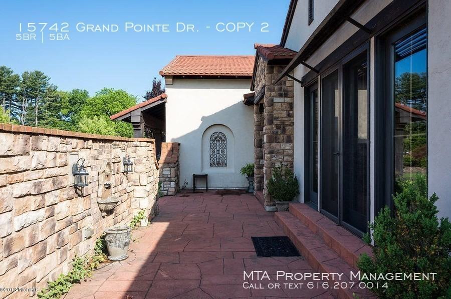 15742 Grand Point Dr - Photo 3 of 26