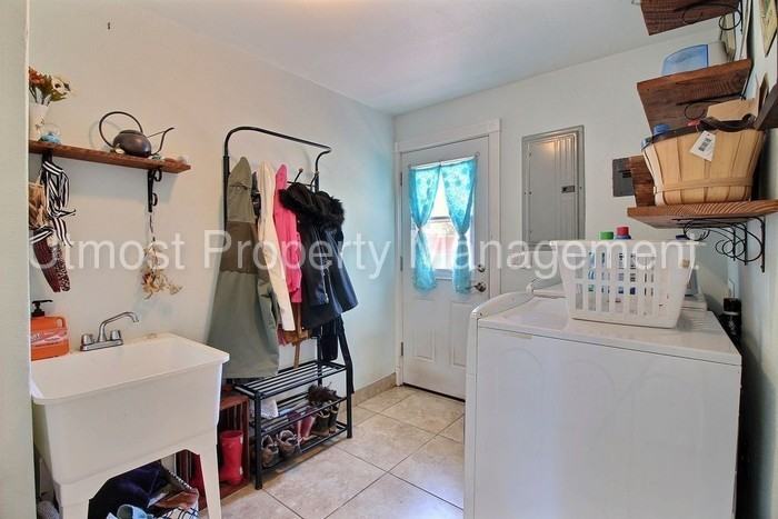 1209 E 29th St - Photo 3 of 19