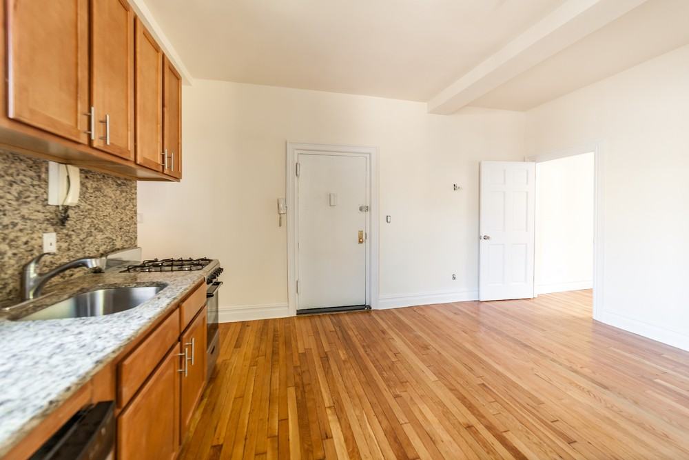 324 West 84th Street - Photo 2 of 6