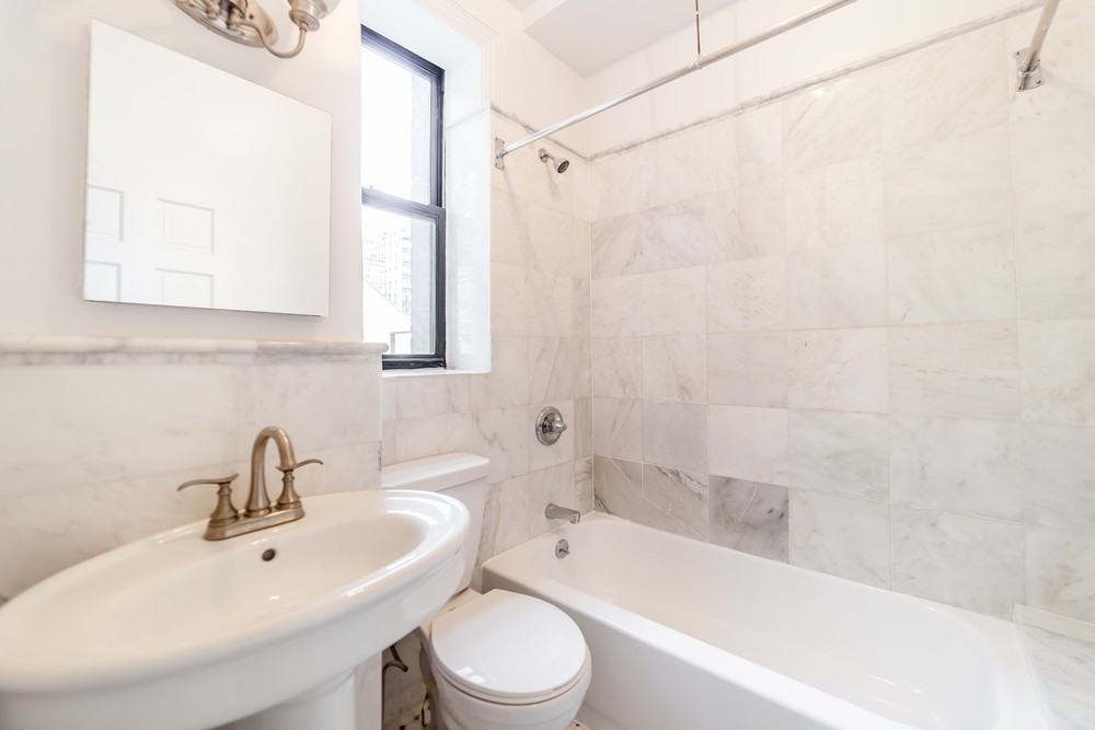 324 West 84th Street - Photo 3 of 6