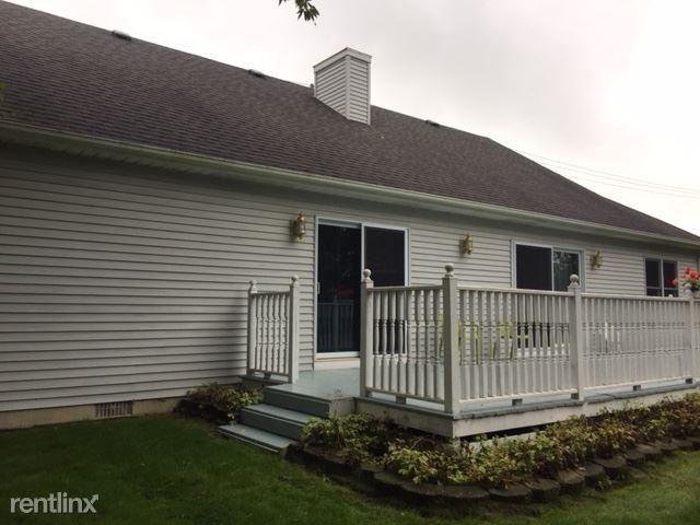 320 State Park Dr - Photo 2 of 10