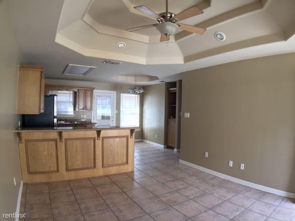2007 Lemon Tree Ct - Photo 2 of 10