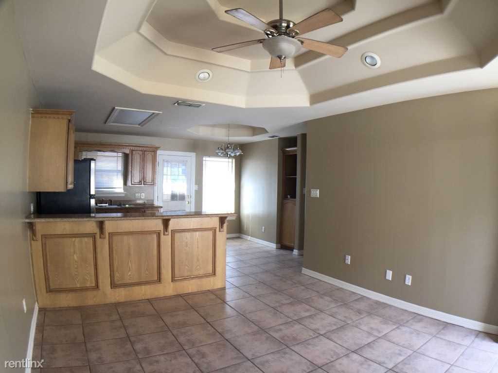 2007 Lemon Tree Ct - Photo 3 of 10