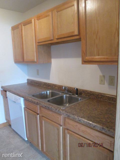 2627 S 17th St - Photo 3 of 37