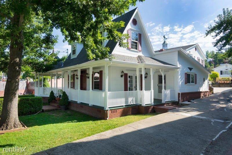 134 Broad St - Photo 2 of 7