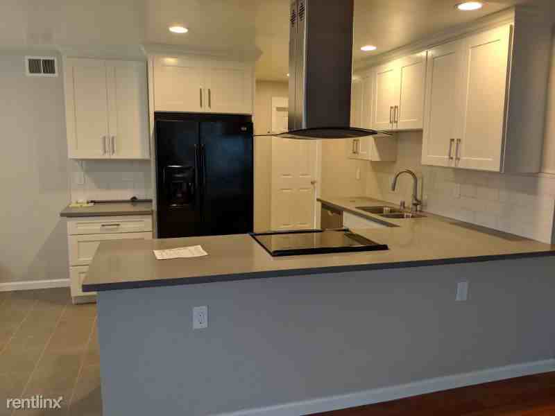 1655 Enesco Ave - Photo 3 of 20