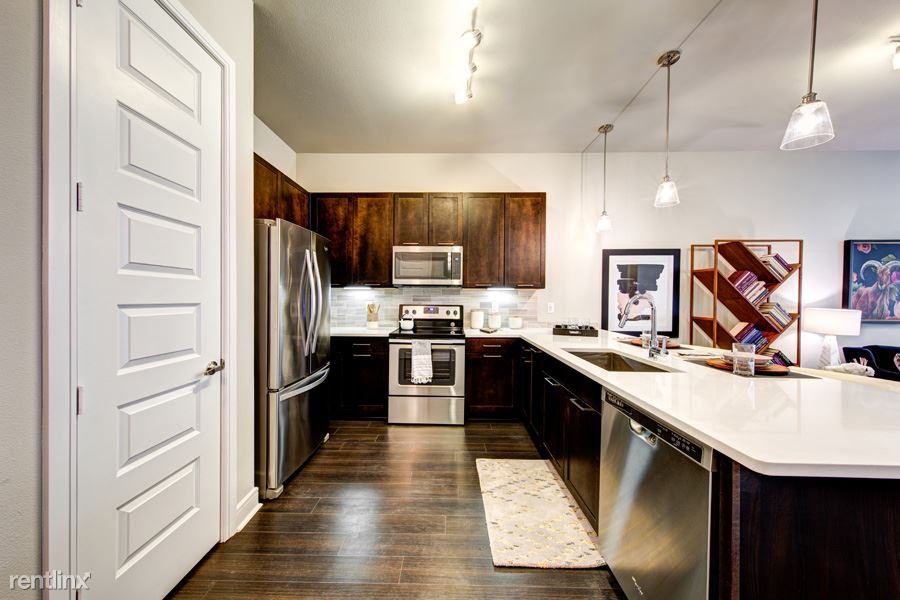 2605 Dunlavy St - Photo 3 of 6