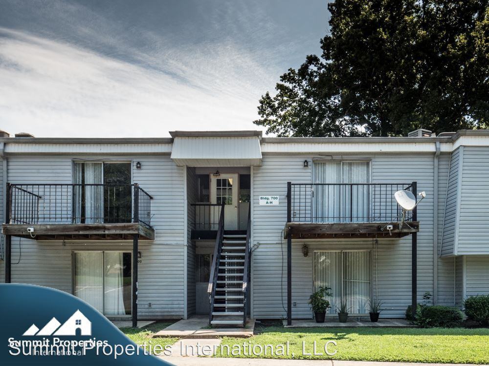 700 Farmhurst Dr #A