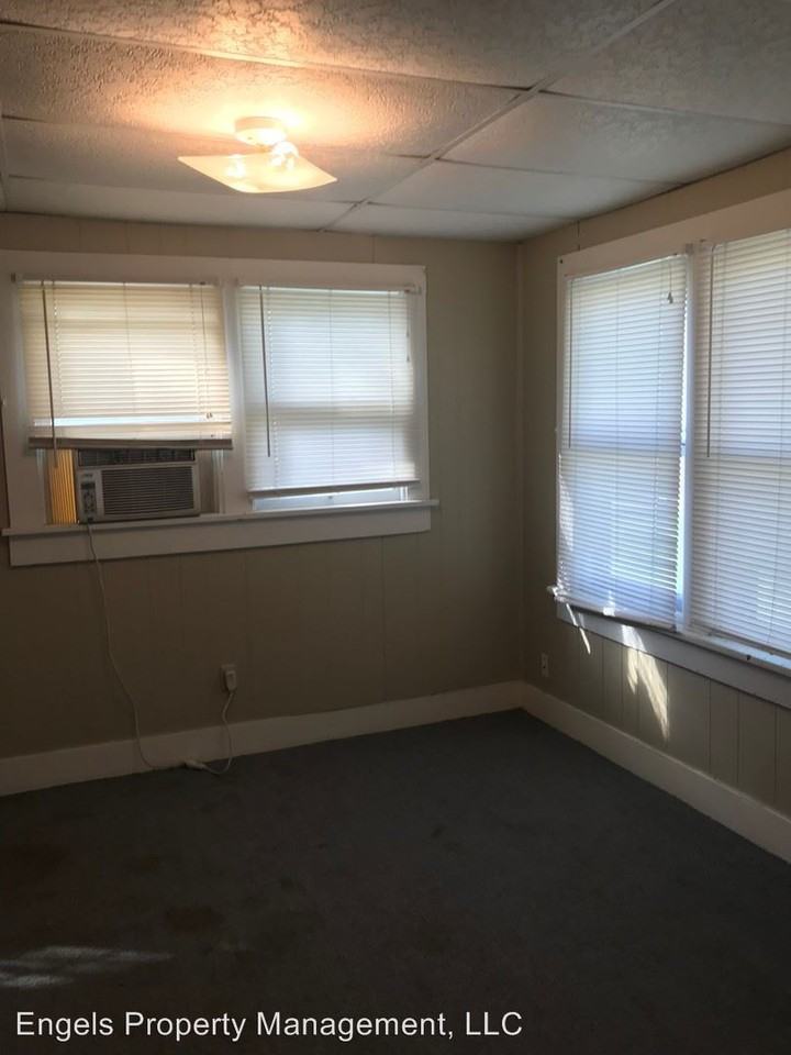 1352 Douglas Rd - Photo 3 of 6