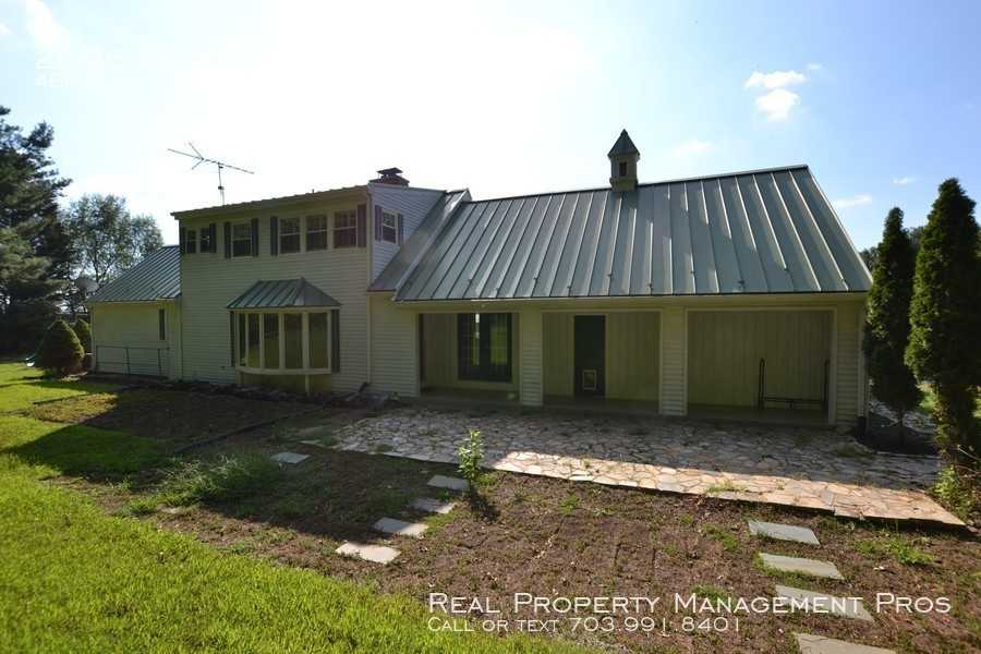 20964 Evergreen Mills Rd - Photo 2 of 35