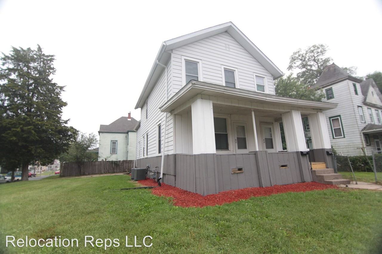 1327 Gaines St - Photo 2 of 15