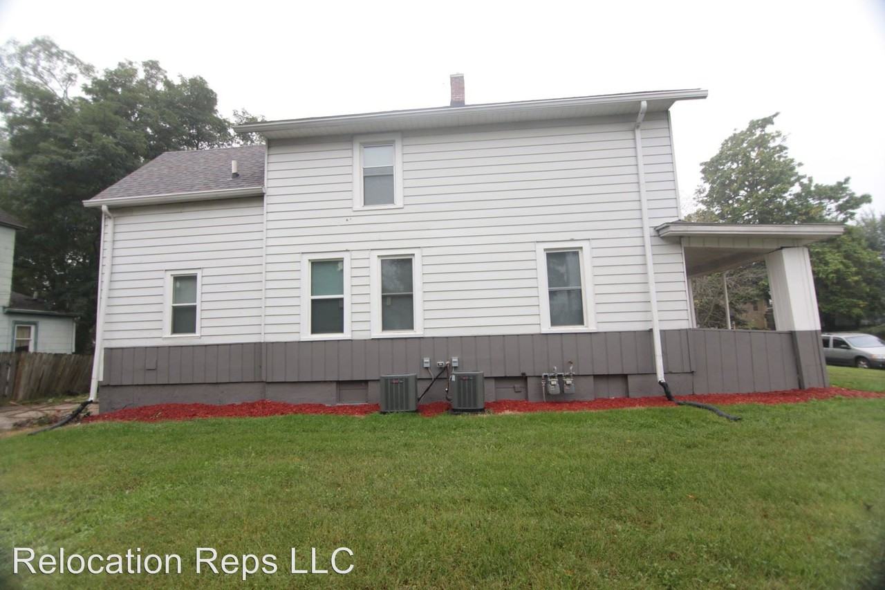 1327 Gaines St - Photo 3 of 15