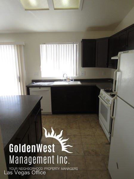 833 Camden Yard Ct - Photo 3 of 19