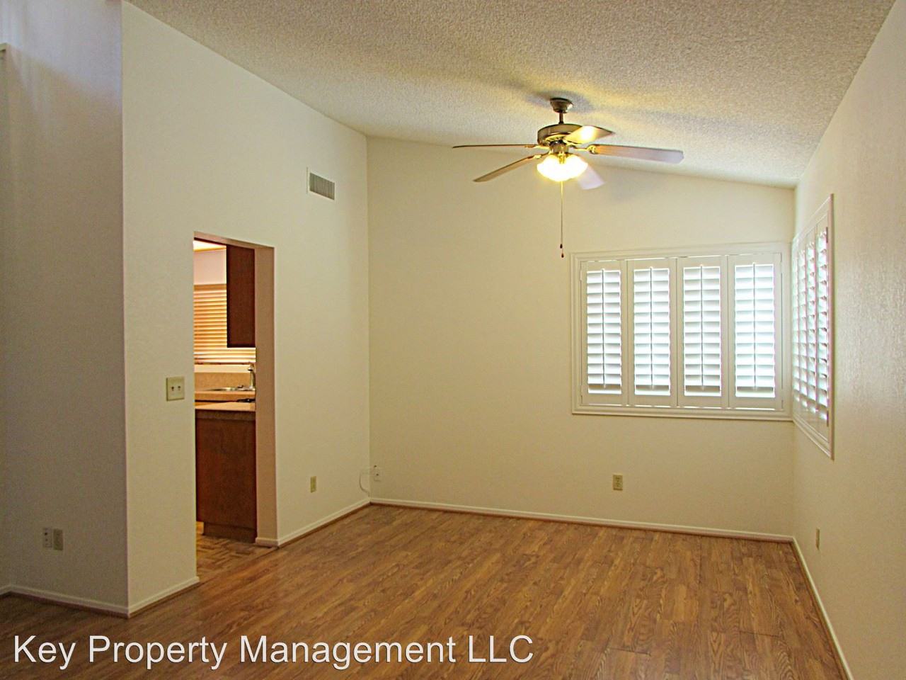2545 Wolverton Ave - Photo 3 of 18