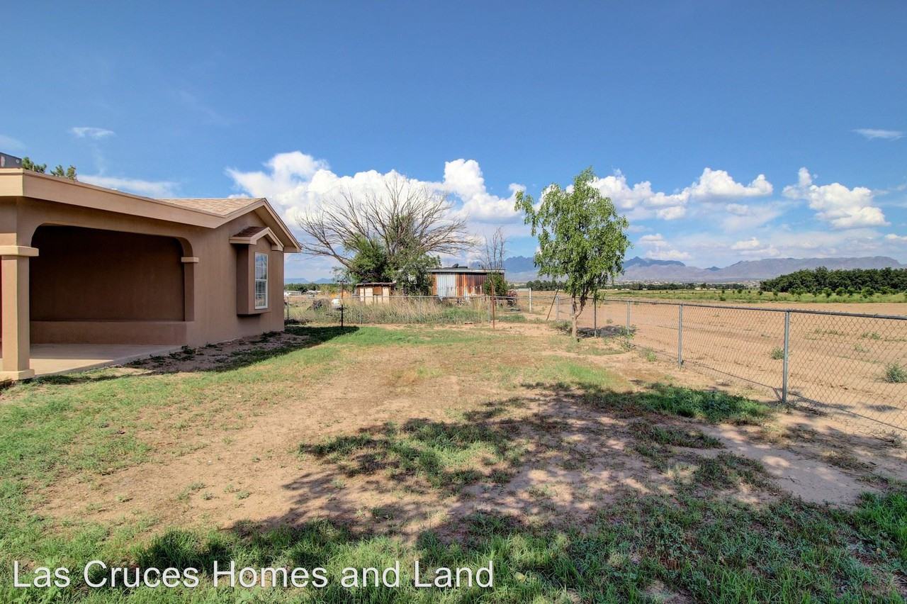 1535 Vajillo Ln - Photo 3 of 24