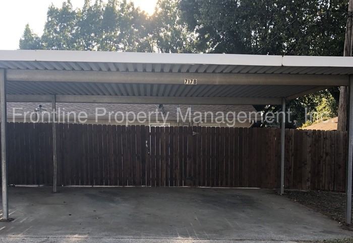 717 Oakwood Ln #B - Photo 2 of 14