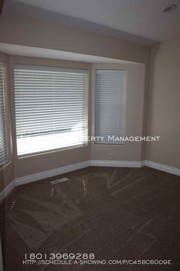 3339 N Canyon Rd - Photo 3 of 28